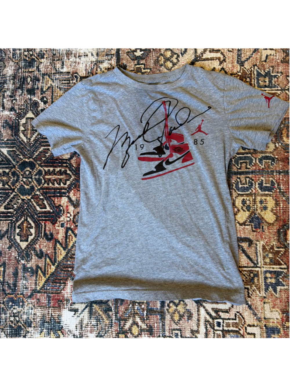 Boys Jordan Graphic Short Sleeve Tee Grey Red Size L